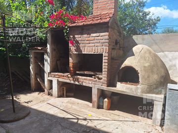 Casa para Inversión en Garín 8 ambientes