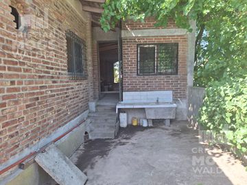 Casa para Inversión en Garín 8 ambientes