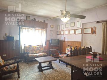Casa para Inversión en Garín 8 ambientes