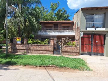 Casa para Inversión en Garín 8 ambientes