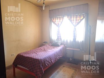 Casa para Inversión en Garín 8 ambientes