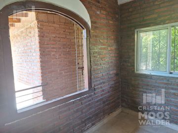 Casa para Inversión en Garín 8 ambientes