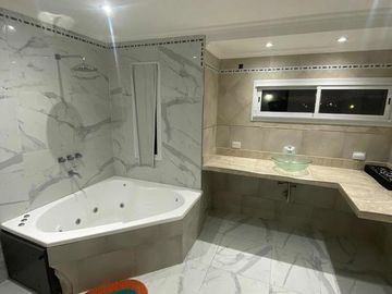 Casa en venta - 3 dormitorios 2 baños - 150mts2  - Miramar