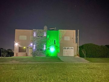 Casa en venta - 3 dormitorios 2 baños - 150mts2  - Miramar