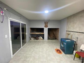 Casa en venta - 3 dormitorios 2 baños - 150mts2  - Miramar