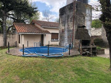 Casa en venta - 2 dormitorios 1 baño - 668mts2 totales - Longchamps