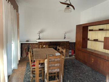 Casa en venta - 2 dormitorios 1 baño - 668mts2 totales - Longchamps