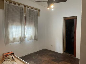 Casa en venta - 2 dormitorios 1 baño - 668mts2 totales - Longchamps