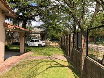Casa en venta - 2 dormitorios 1 baño - 668mts2 totales - Longchamps