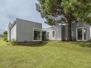 VENTA, CASA, COSTA ESMERALDA, BARRIO SENDEROS IV, LOTE AL 300, 4 AMBIENTES