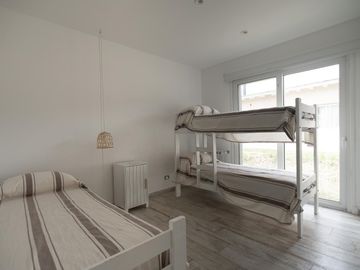 VENTA, CASA, COSTA ESMERALDA, BARRIO SENDEROS IV, LOTE AL 300, 4 AMBIENTES