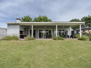 VENTA, CASA, COSTA ESMERALDA, BARRIO SENDEROS IV, LOTE AL 300, 4 AMBIENTES