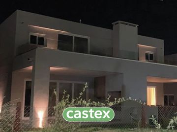 Casa de cuatro ambientes a estrenar en Pilara, Town Houses