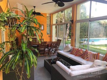 Casa 5 ambientes con piscina en venta - Fincas de Iraola 1
