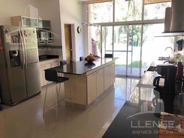 Casa 5 ambientes con piscina en venta - Fincas de Iraola 1