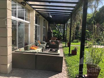 Casa 5 ambientes con piscina en venta - Fincas de Iraola 1