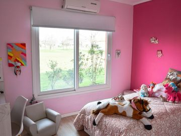 Casa en venta en La Carolina Golf y Country Club , de 3 Dormitorios con Vista al Campo de Golf, Rosario