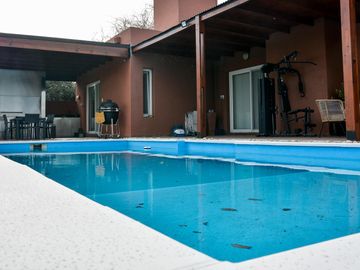 Casa en venta en La Carolina Golf y Country Club , de 3 Dormitorios con Vista al Campo de Golf, Rosario