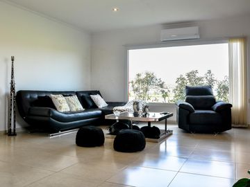 Casa en venta en La Carolina Golf y Country Club , de 3 Dormitorios con Vista al Campo de Golf, Rosario