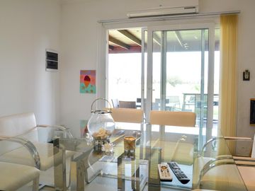 Casa en venta en La Carolina Golf y Country Club , de 3 Dormitorios con Vista al Campo de Golf, Rosario