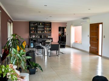 Casa en venta en La Carolina Golf y Country Club , de 3 Dormitorios con Vista al Campo de Golf, Rosario