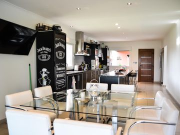 Casa en venta en La Carolina Golf y Country Club , de 3 Dormitorios con Vista al Campo de Golf, Rosario