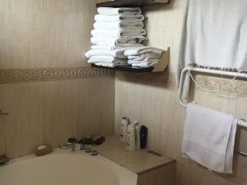 Casa 6 ambientes en venta en  Parque Ayerza Castelar Norte