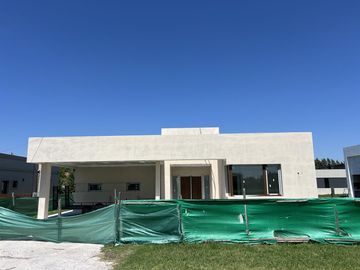 Casa en  Fincas del Alba Canning