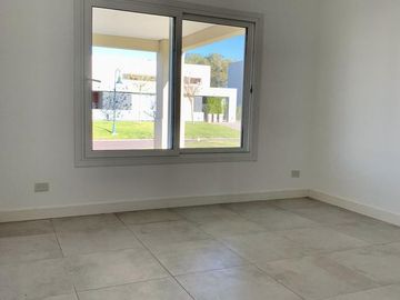 Casa de 5 Ambientes en Venta en La Reserva Cardales