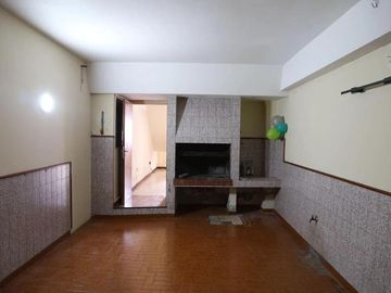 Casa en venta - 4 Dormitorios 2 Baños - Cochera - 240Mts2 - Balcarce