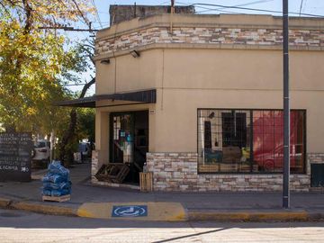 Local céntrico a la venta en Lobos