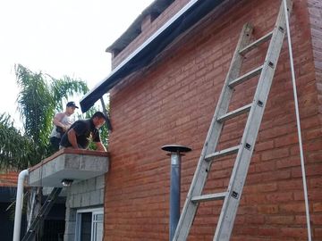 Casa en venta - 3 Dormitorios 2 Baños - Cocheras - 415Mts2 - Glew, Almirante Brown