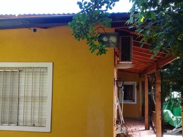 Casa en venta - 3 Dormitorios 2 Baños - Cocheras - 415Mts2 - Glew, Almirante Brown