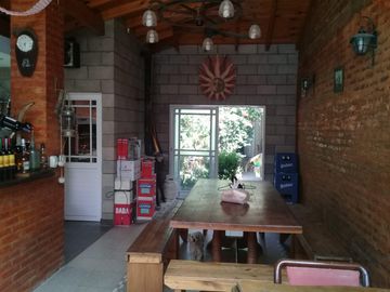 Casa en venta - 3 Dormitorios 2 Baños - Cocheras - 415Mts2 - Glew, Almirante Brown