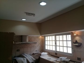Casa en venta - 3 Dormitorios 2 Baños - Cocheras - 415Mts2 - Glew, Almirante Brown