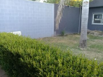 Casa en venta - 3 Dormitorios 2 Baños - Cocheras - 415Mts2 - Glew, Almirante Brown