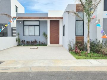 Casa en VENTA en LOMAS DE MEDITERRANEO