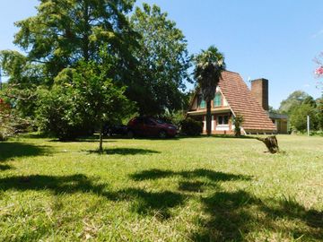Casa en venta - 3 Dormitorios 2 Baños - 130 mts2 - Chascomus