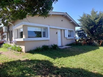 Casas en venta - 2 Dormitorios 1 Baño - 200 mts2 - Balneario Océano