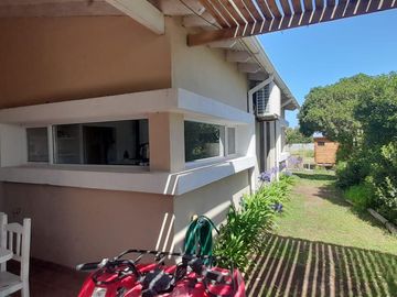 Casas en venta - 2 Dormitorios 1 Baño - 200 mts2 - Balneario Océano