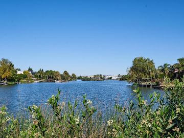 NORDELTA | LAGUNITA Departamento en venta de 3 ambientes con jardín y vista a la laguna