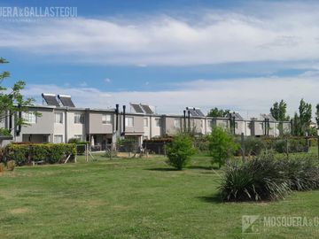 Mosquera y Gallastegui - VENTA Duplex en complejo DECS Tortugas