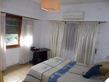 Quinta en venta - 5 dormitorios 3 baños - 396mts2 - Mar Del Plata