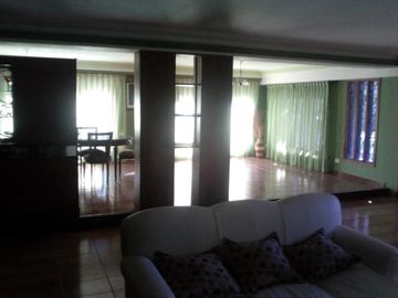 Quinta en venta - 5 dormitorios 3 baños - 396mts2 - Mar Del Plata