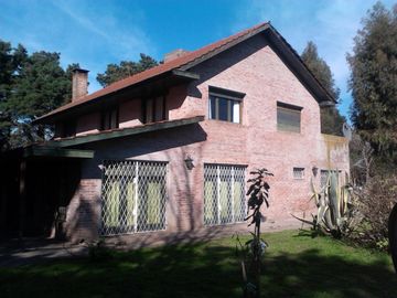 Quinta en venta - 5 dormitorios 3 baños - 396mts2 - Mar Del Plata