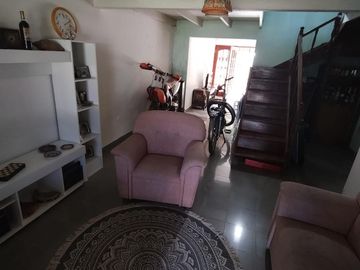 Venta Casa 3 dormitorios - Villa Mari Menuco