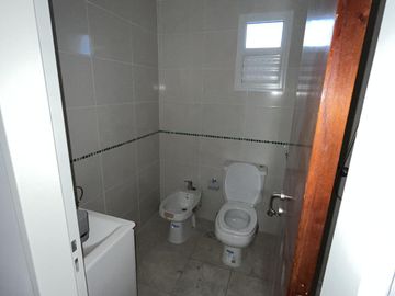 Departamento 2 dormitorios amplio balcon arroyito rio