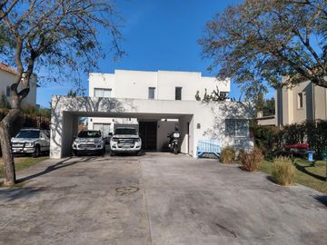 Casa en venta en barrio San Isidro Labrador, Tigre