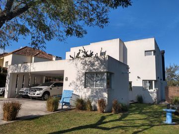 Casa en venta en barrio San Isidro Labrador, Tigre