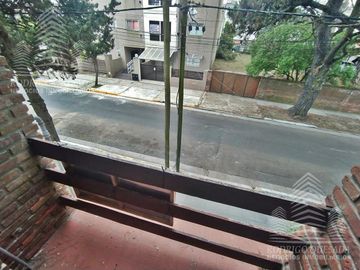Un 3 ambientes en muy buenas condiciones con balcón al frente!!San Bdo. Oportunidad!!